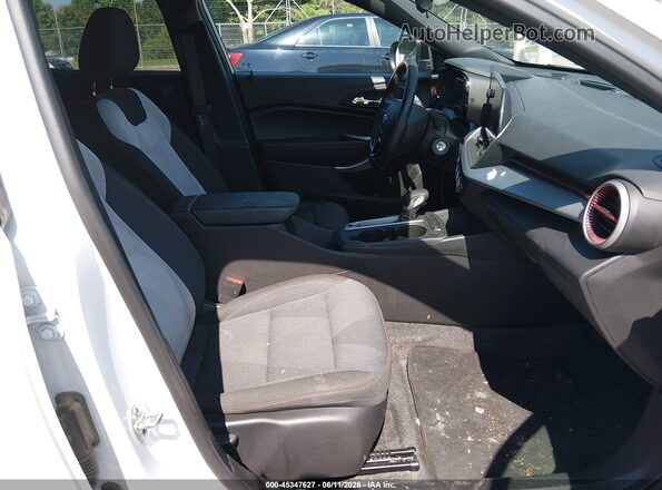 KL77LGE23RC205099 2024 CHEVROLET TRAX White Вид салону спереду