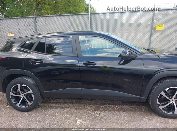 KL77LGE25RC189312 2024 CHEVROLET TRAX Black Սալոնի հետևի տեսք