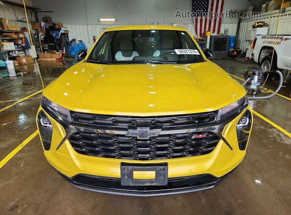 KL77LGE25RC237603 2024 CHEVROLET TRAX Yellow Դիմացի տեսք