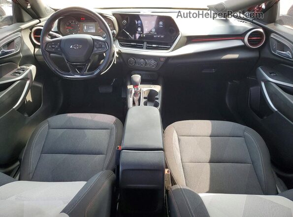 KL77LGE28RC031109 2024 CHEVROLET TRAX Red Vista del salpicadero