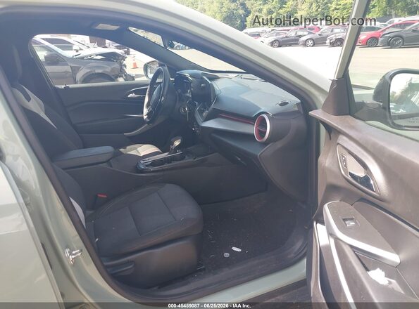 KL77LGE29RC105525 2024 CHEVROLET TRAX Green Vista interior delantera