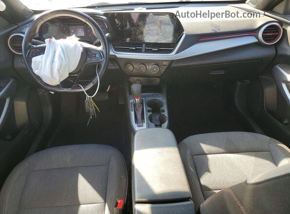 KL77LGE29RC180547 2024 CHEVROLET TRAX Silver Dashboard view