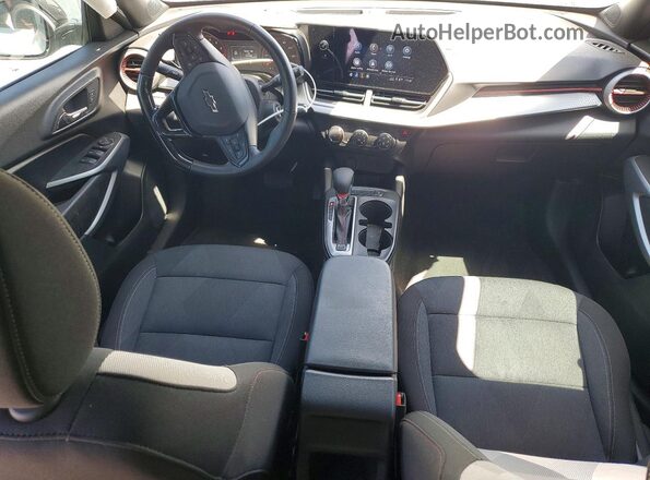 KL77LGE29RC207715 2024 CHEVROLET TRAX White Widok deski rozdzielczej