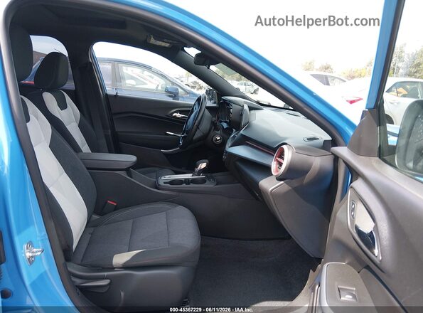 KL77LGE29RC215247 2024 CHEVROLET TRAX Blue Вид салону спереду