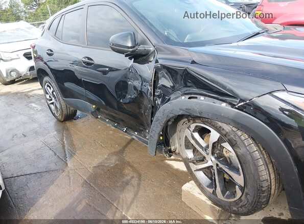 KL77LGE2XRC022881 2024 CHEVROLET TRAX Черный Вид спереди