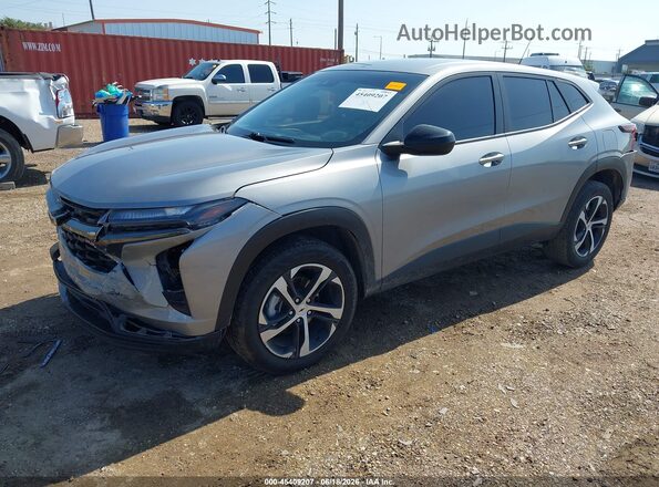 KL77LGE2XRC111351 2024 CHEVROLET TRAX Gray Vista tres cuartos delantera izquierda