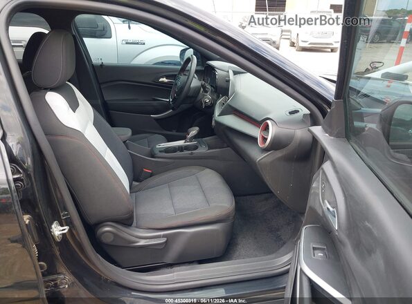 KL77LGEP0SC209578 2025 CHEVROLET TRAX Черный Вид салона спереди
