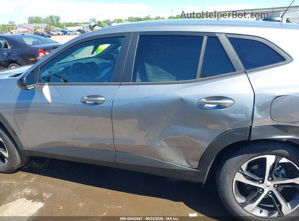 KL77LGEP0TC058419 2026 CHEVROLET TRAX Серебряный Панорамный вид салона 360°
