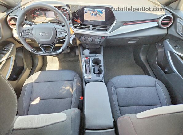 KL77LGEP1TC120085 2026 CHEVROLET TRAX Синий Вид панели приборов