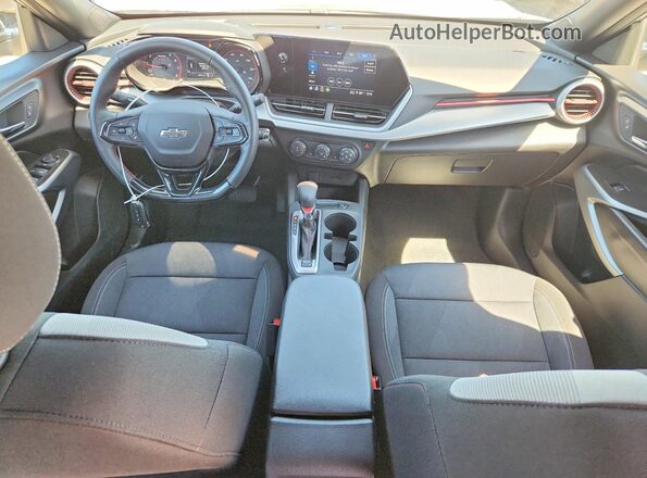 KL77LGEP2SC264257 2025 CHEVROLET TRAX Silver 