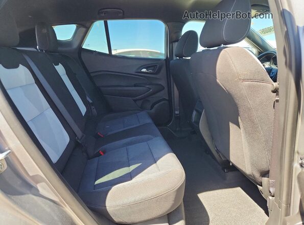 KL77LGEP2SC264257 2025 CHEVROLET TRAX Silver 