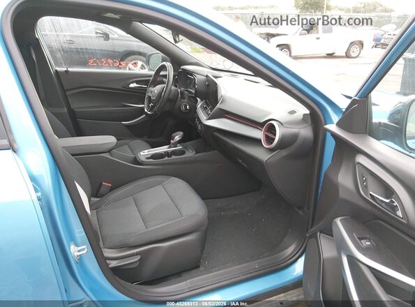 KL77LGEP2SC275744 2025 CHEVROLET TRAX Blue Սալոնի դիմացի տեսք