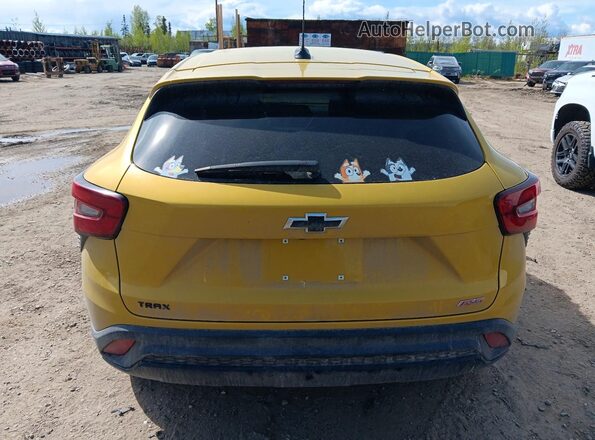 KL77LGEP3SC017104 2025 CHEVROLET TRAX Gold Вид ззаду