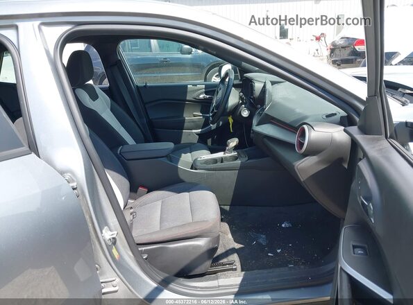 KL77LGEP3SC088898 2025 CHEVROLET TRAX Light Blue Вид салону спереду