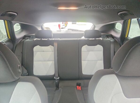 KL77LGEP3SC150221 2025 CHEVROLET TRAX Yellow Հետևի նստատեղերի տեսք
