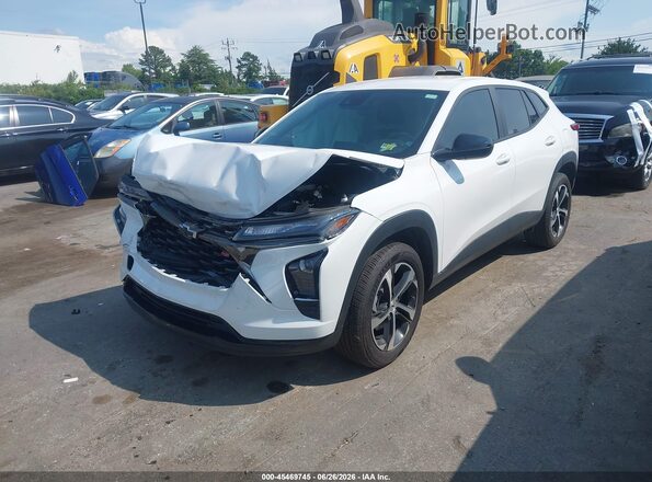 KL77LGEP3SC195109 2025 CHEVROLET TRAX White Przód lewy