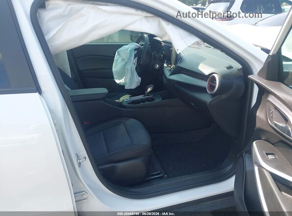 KL77LGEP3SC195109 2025 CHEVROLET TRAX White Widok wnętrza z przodu