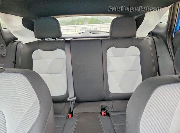 KL77LGEP3SC330329 2025 CHEVROLET TRAX Blue Rear seats view