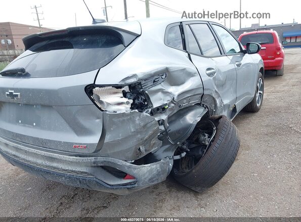 KL77LGEP4TC113583 2026 CHEVROLET TRAX Серый 