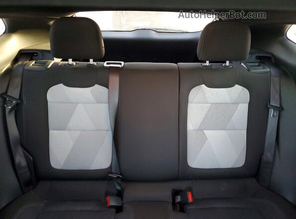 KL77LGEP6SC010664 2025 CHEVROLET TRAX White Հետևի նստատեղերի տեսք