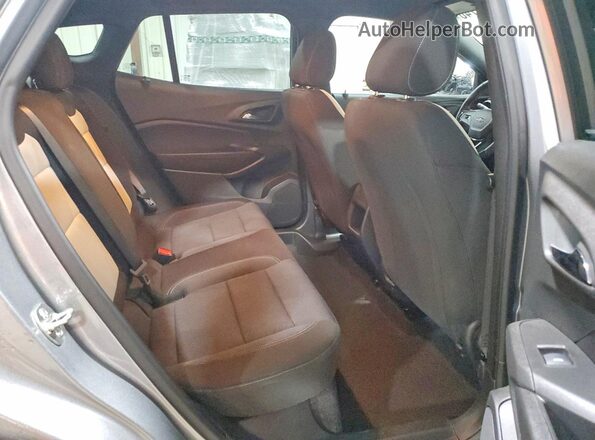 KL77LGEP6SC292885 2025 CHEVROLET TRAX Серый Вид задней части салона