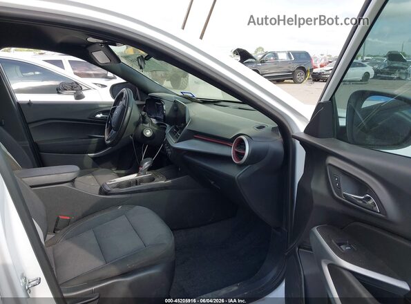 KL77LGEP7SC230427 2025 CHEVROLET TRAX White Սալոնի դիմացի տեսք