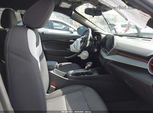 KL77LGEP8SC191962 2025 CHEVROLET TRAX Gray წინა სალონის ხედი