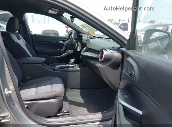 KL77LGEP8SC273321 2025 CHEVROLET TRAX Silver Front interior view