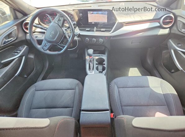KL77LGEP9SC007385 2025 CHEVROLET TRAX Silver Dashboard view