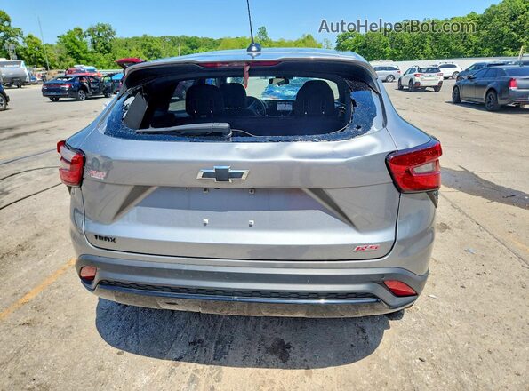 KL77LGEP9SC007385 2025 CHEVROLET TRAX Silver Rear view