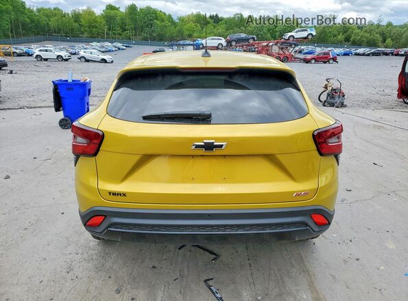 KL77LGEP9SC076402 2025 CHEVROLET TRAX Yellow Հետևի տեսք