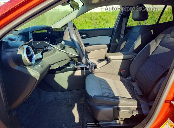 KL77LHE21RC101006 2024 CHEVROLET TRAX Orange Սալոնի դիմացի տեսք