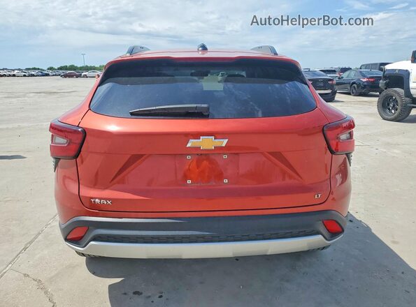 KL77LHE24RC083472 2024 CHEVROLET TRAX Red Widok z tyłu