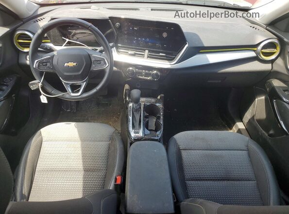 KL77LHE25RC190577 2024 CHEVROLET TRAX Red Вид панелі приладів