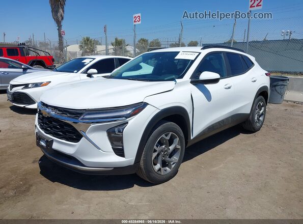 KL77LHE26RC096207 2024 CHEVROLET TRAX White Передня ліва чверть