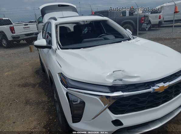 KL77LHE29RC029164 2024 CHEVROLET TRAX White Widok z przodu