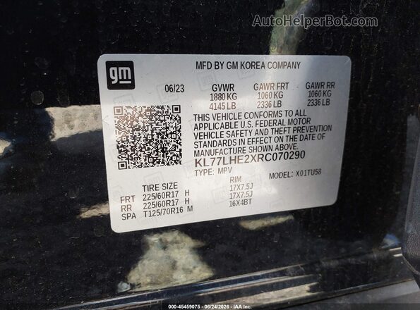 KL77LHE2XRC070290 2024 CHEVROLET TRAX Black Vista del compartimento del motor
