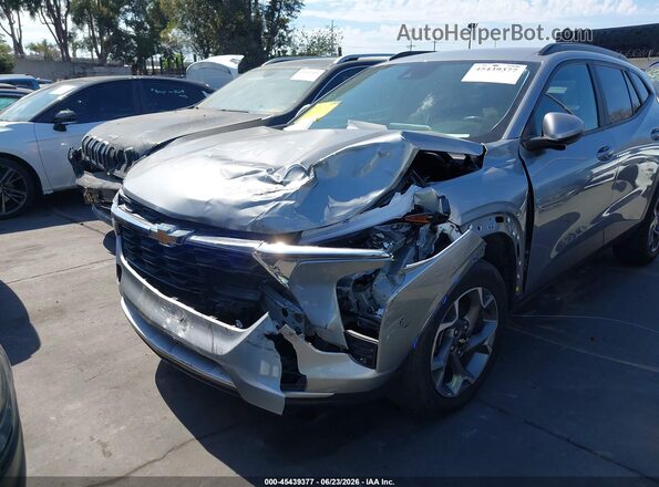 KL77LHE2XRC172222 2024 CHEVROLET TRAX Gray Front view