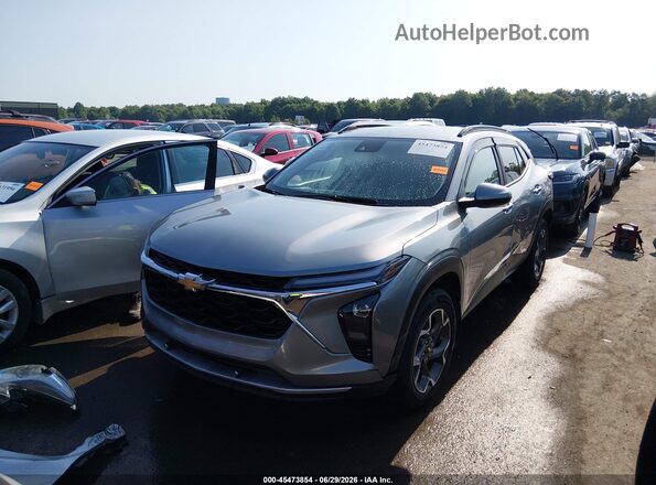 KL77LHEP0SC093627 2025 CHEVROLET TRAX Gray Передня ліва чверть