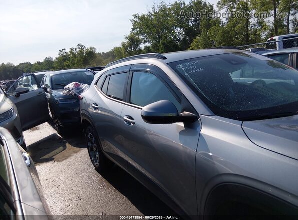 KL77LHEP0SC093627 2025 CHEVROLET TRAX Gray Вид задньої частини салону