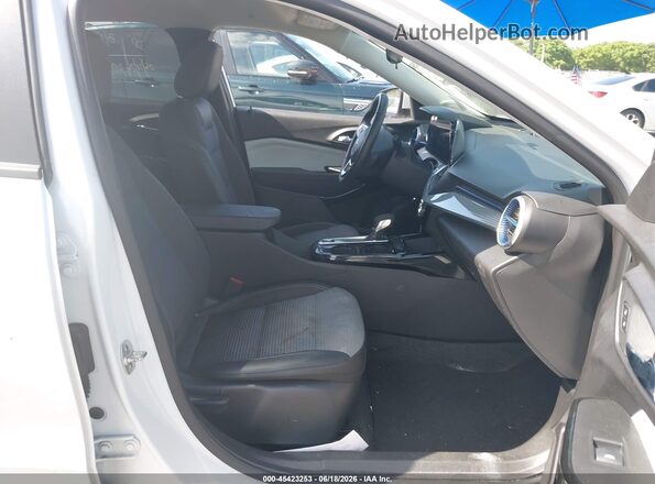 KL77LHEP0SC234583 2025 CHEVROLET TRAX White Սալոնի դիմացի տեսք