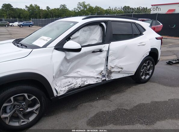KL77LHEP0SC322906 2025 CHEVROLET TRAX White Front view