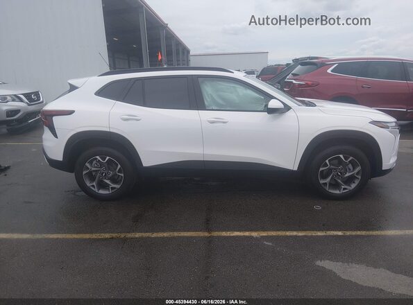 KL77LHEP0SC322906 2025 CHEVROLET TRAX White Rear interior view