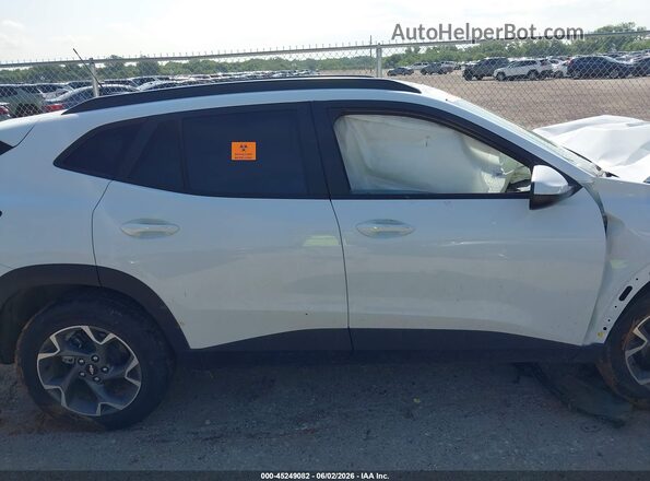 KL77LHEP0TC056448 2026 CHEVROLET TRAX Белый Вид задней части салона