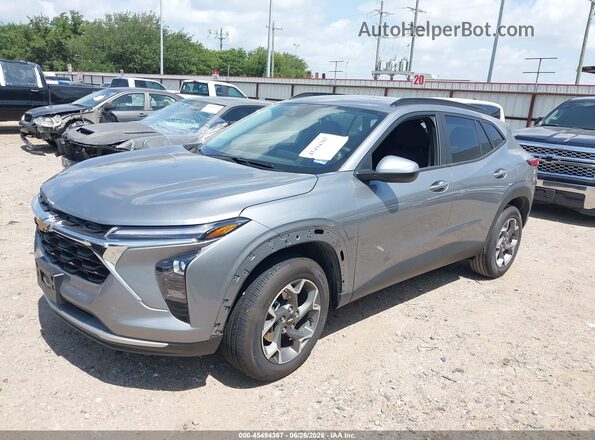 KL77LHEP0TC140320 2026 CHEVROLET TRAX Gray Vista tres cuartos delantera izquierda