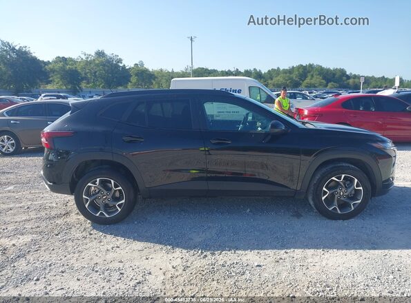 KL77LHEP2SC167517 2025 CHEVROLET TRAX Black Вид задньої частини салону