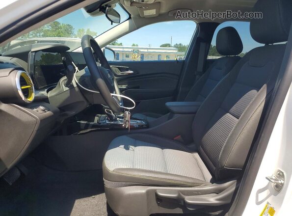 KL77LHEP2SC279847 2025 CHEVROLET TRAX Белый Вид салона спереди