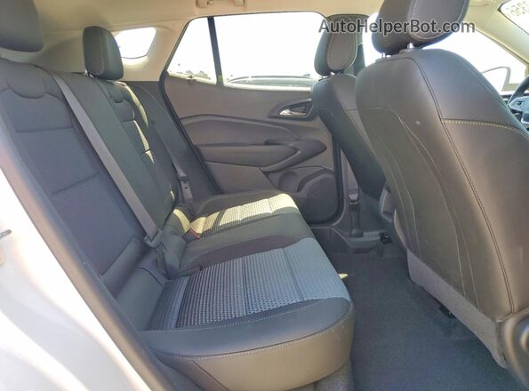 KL77LHEP2SC279847 2025 CHEVROLET TRAX Белый Вид задней части салона