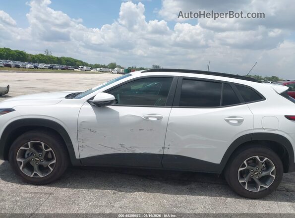 KL77LHEP2TC130372 2026 CHEVROLET TRAX White 360 interior view