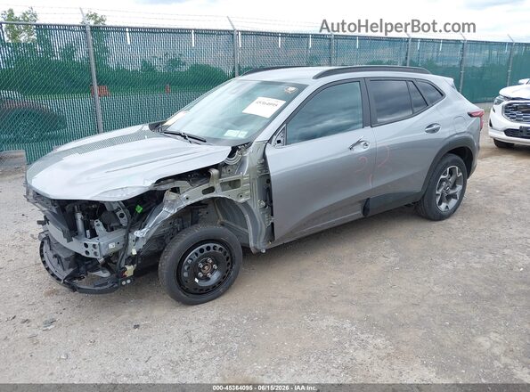KL77LHEP3SC052280 2025 CHEVROLET TRAX Gray Առջևի ձախ երեք քառորդ տեսարան